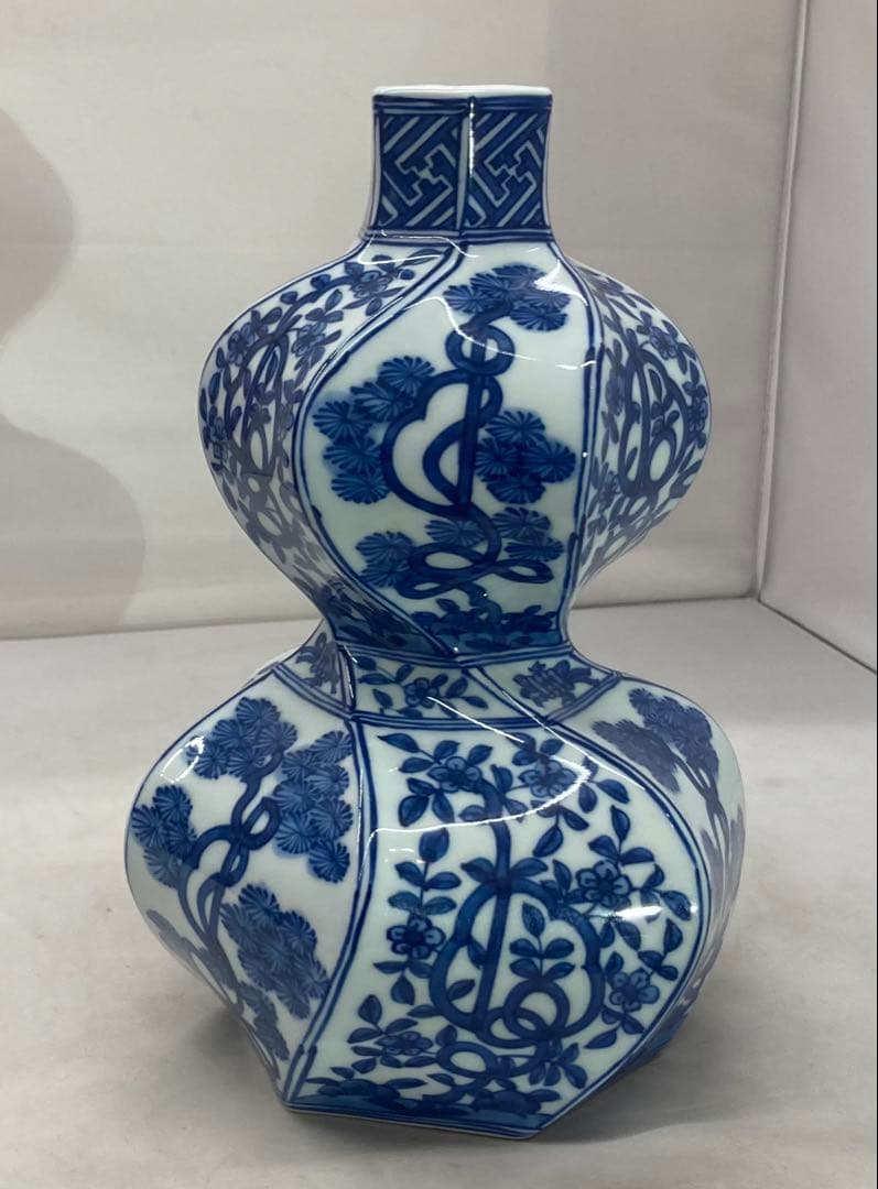 B511b 祥瑞手瓢形花入　源右衛門窯　松　捻り模様　染付　花瓶　箱無