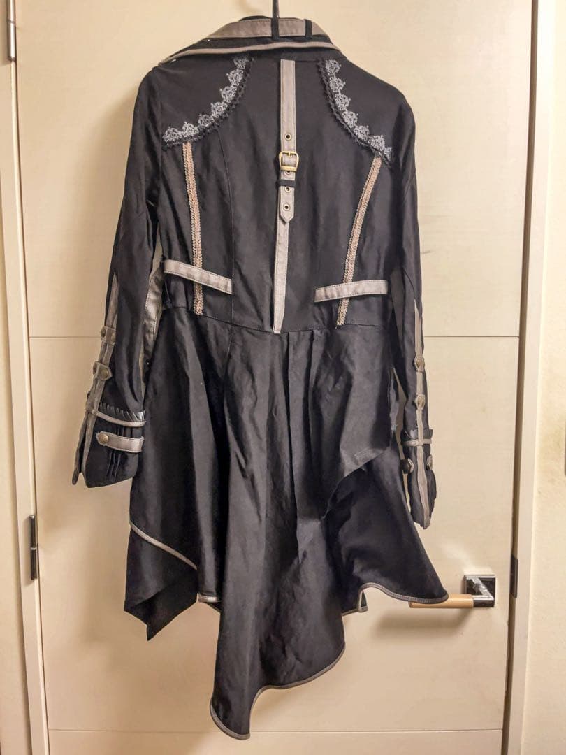 Ozz on ロングジャケット