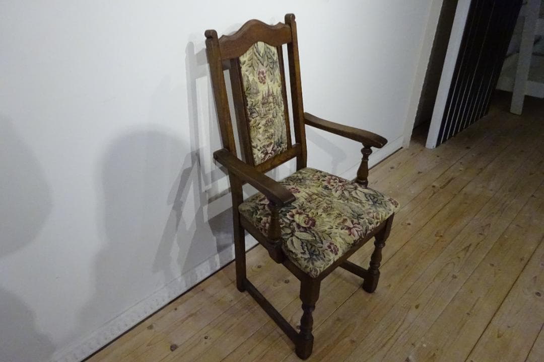 オールドチャーム　英国アンティーク　アームチェア　ゴブラン織り　オーク