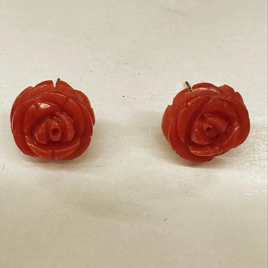 天然赤珊瑚　薔薇彫り　イヤリング　純銀