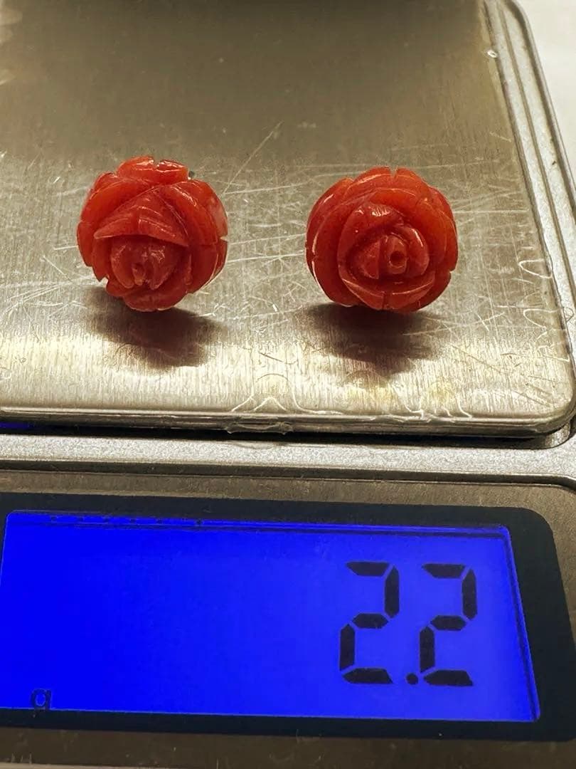天然赤珊瑚　薔薇彫り　イヤリング　純銀
