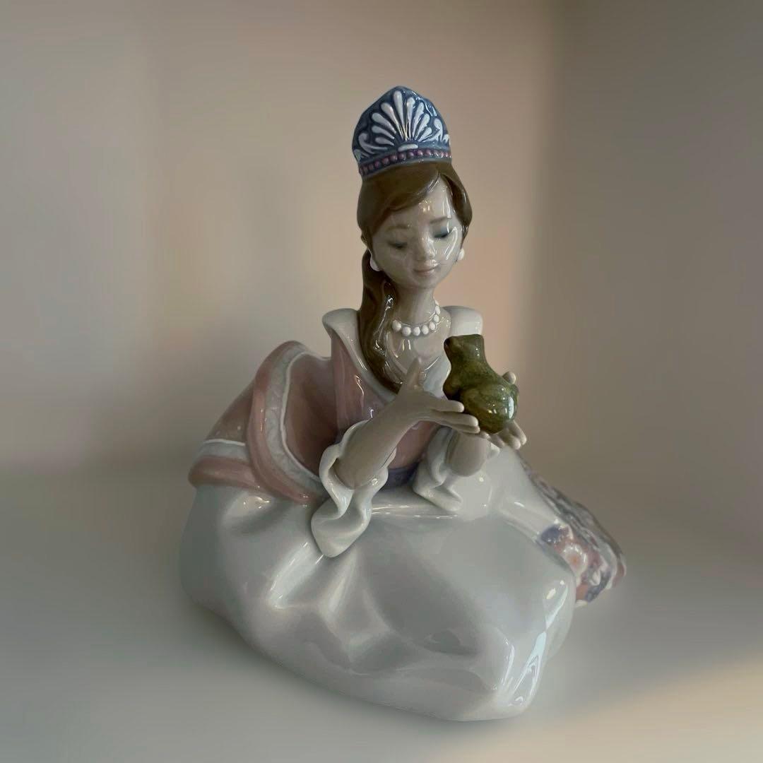 リヤドロ　お姫様とカエル