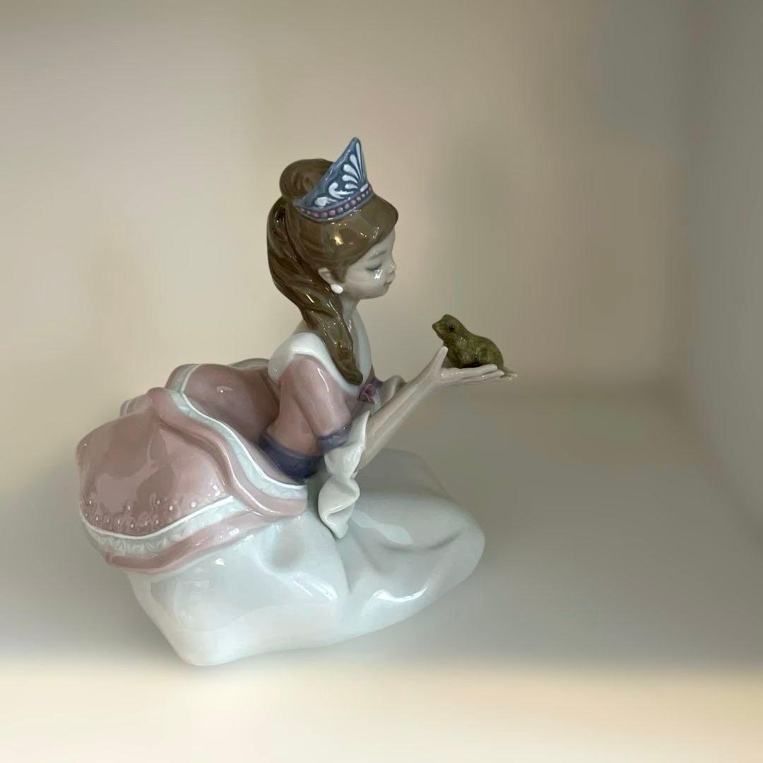 リヤドロ　お姫様とカエル