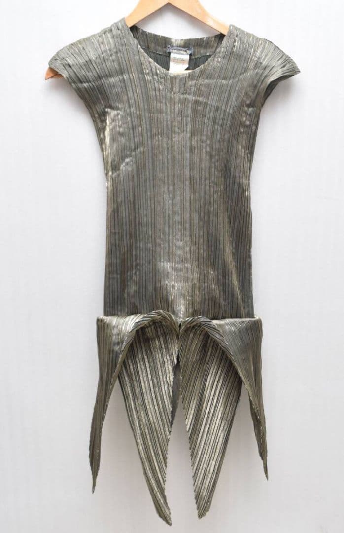 ISSEY MIYAKE イッセイミヤケ メタリックゴールド プリーツ シャツ