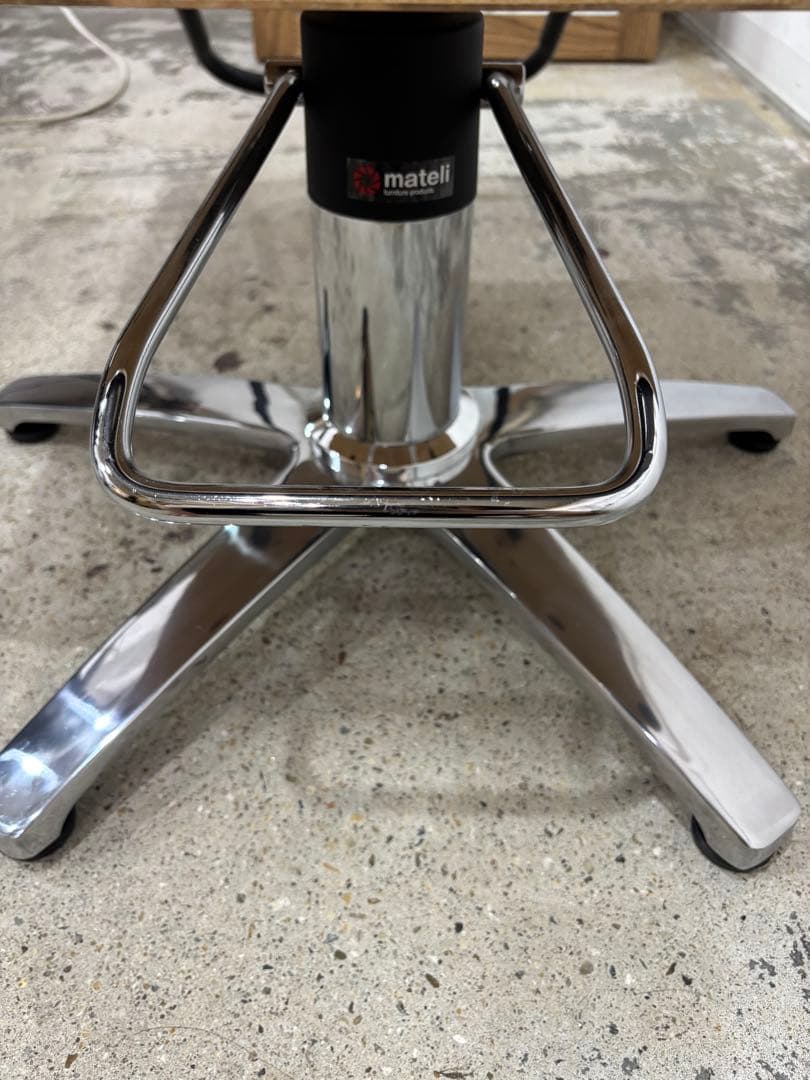 スタイリングチェア/カットチェア/バーバーチェア/ノエル