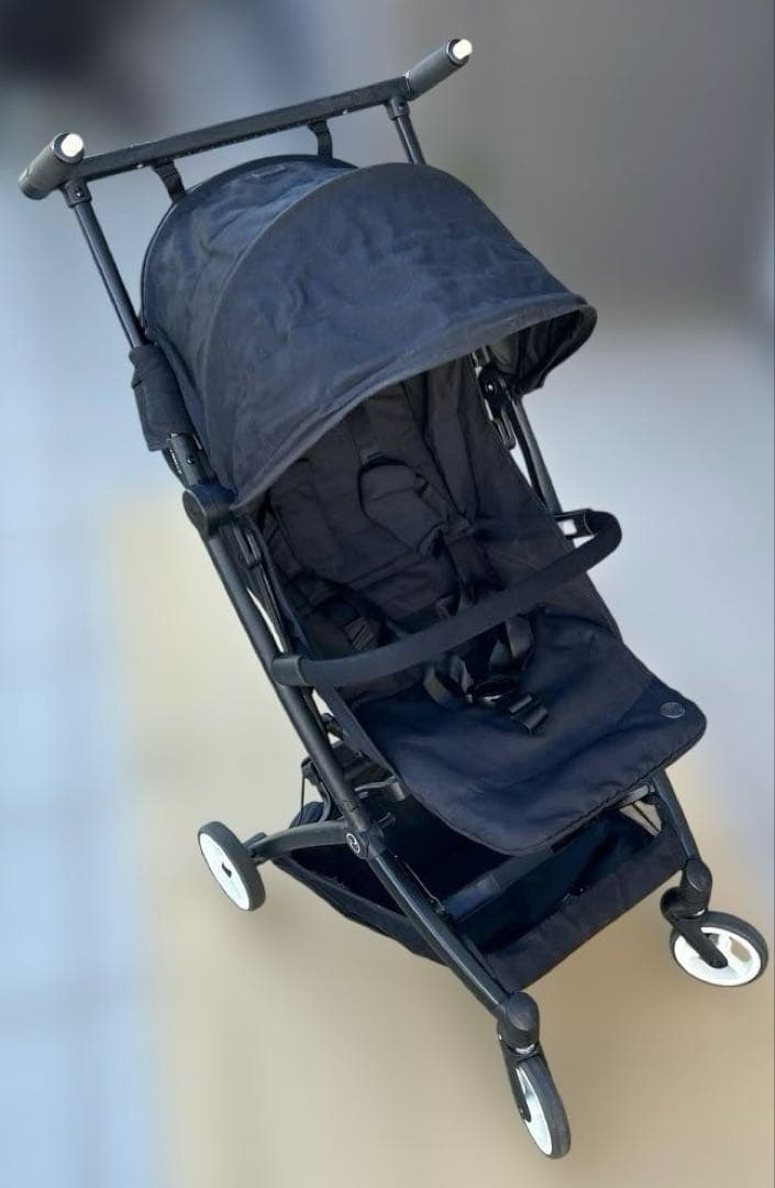 サイベックスリベル 折りたたみ式ベビーカーブラック（バンパーバー付)
