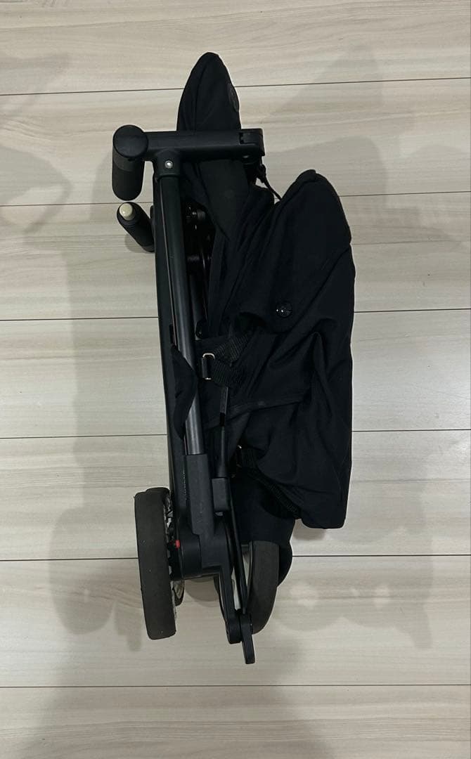 サイベックスリベル 折りたたみ式ベビーカーブラック（バンパーバー付)