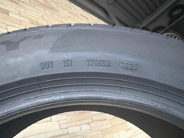 タイヤ　ピレリ　POWERGY　パワジ―　225/50R18　新品未使用等　1本