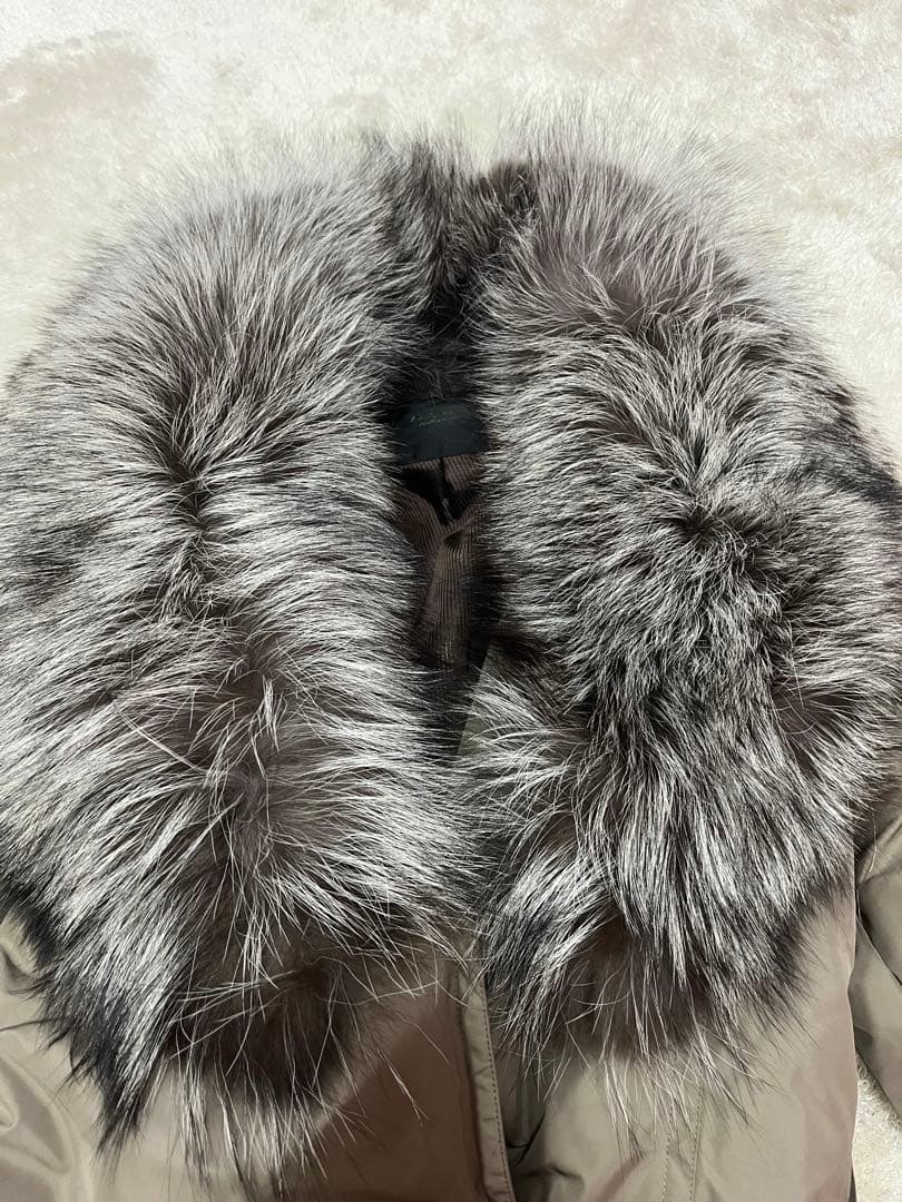 新品　ダーマコレクション　フォックスファーダウンコート　グレージュ　13号