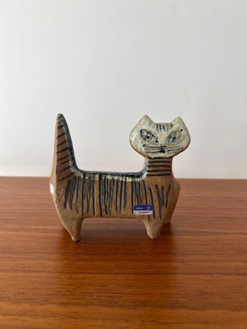 リサラーソン　小さな動物園　4本脚で立つ猫