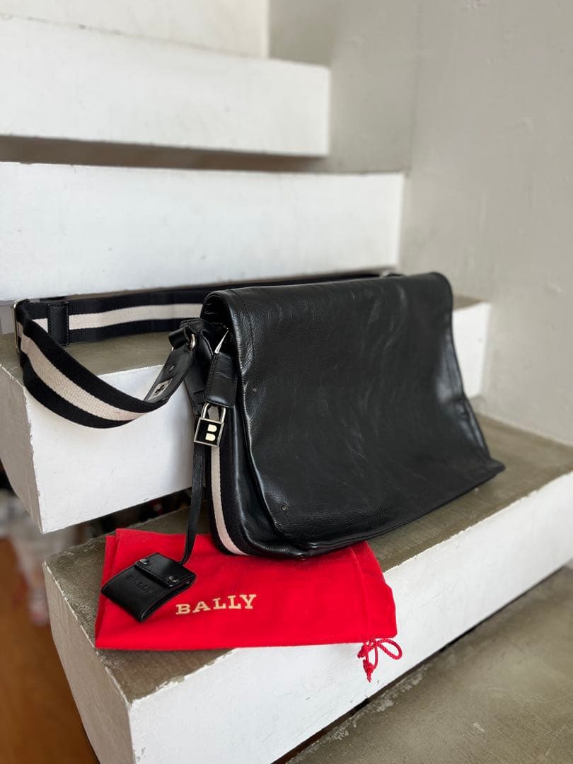 BALLY メッセンジャーバッグ