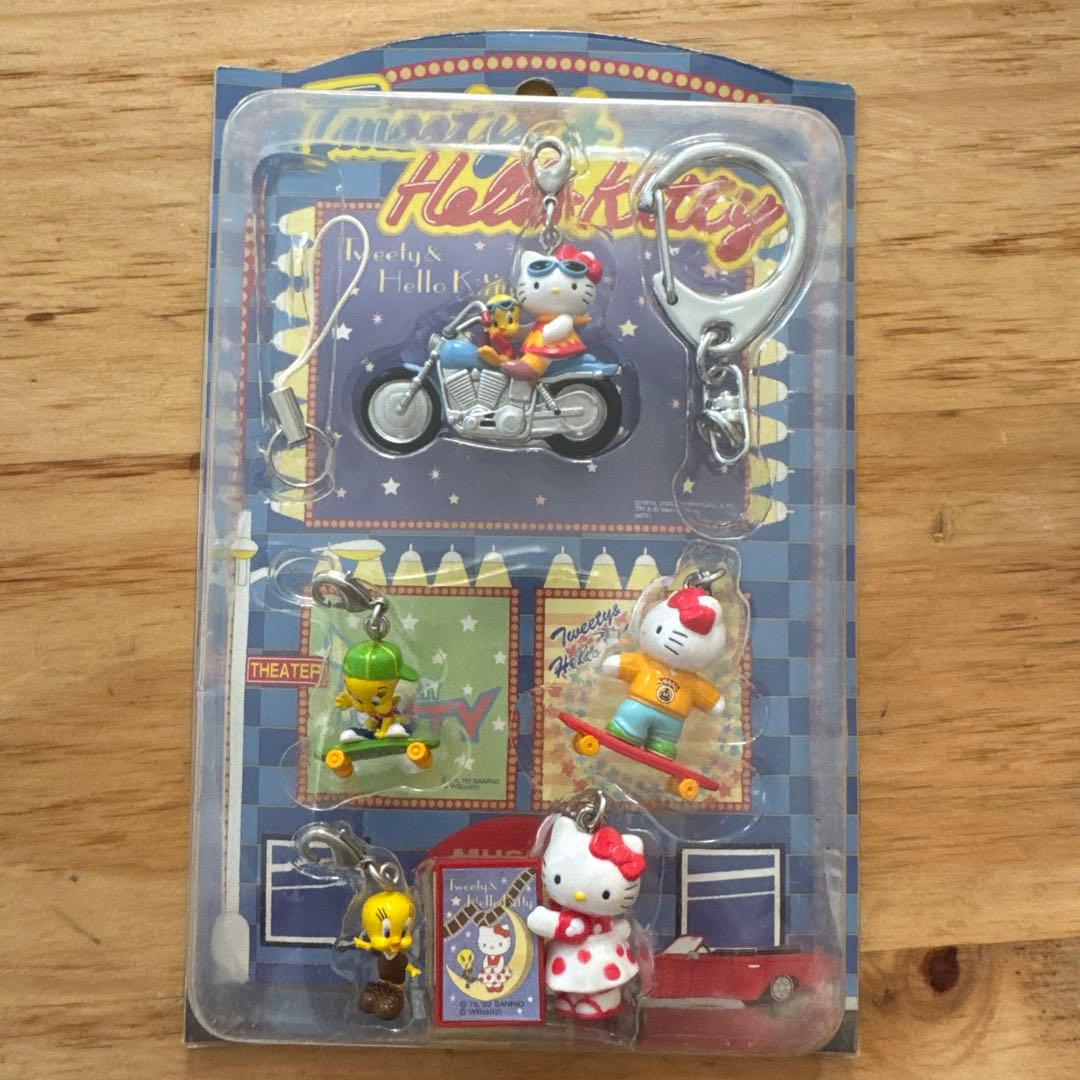 超レア　ハローキティとトゥイーティーストラップ 5個セット