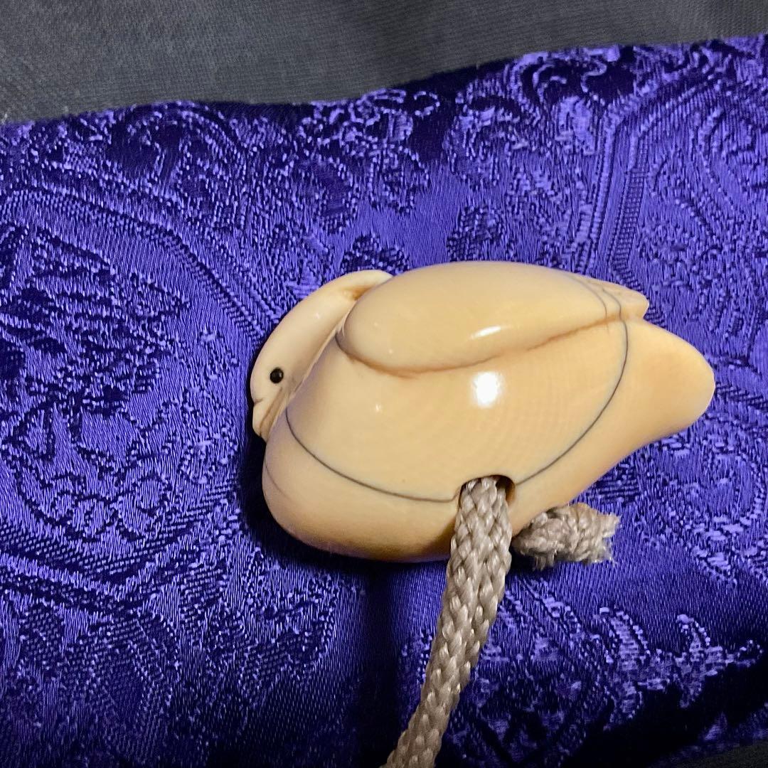 花鳥蒔絵印籠・牙刻鳥根付・箱・座布団付