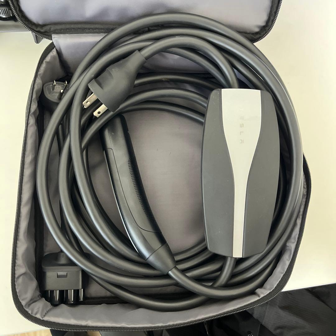 Tesla 充電ケーブルセット