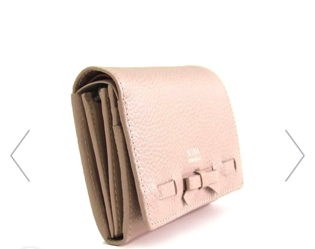 新品未使用ニナリッチ二つ折り財布