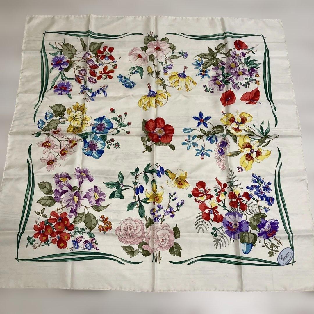 GUCCI 花柄スカーフ 多色 90cm