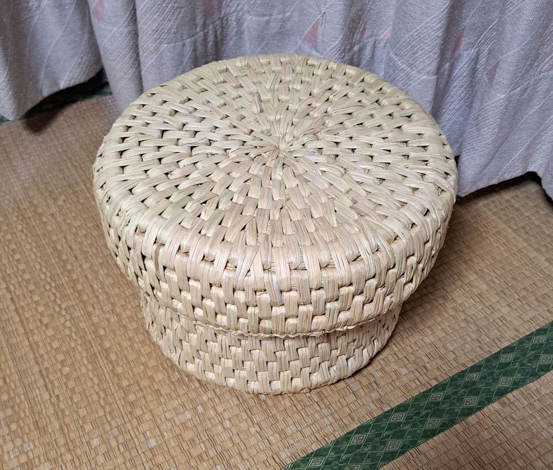 unknow　藁いずみ(稲わら製品)、飯櫃入れaサイズ