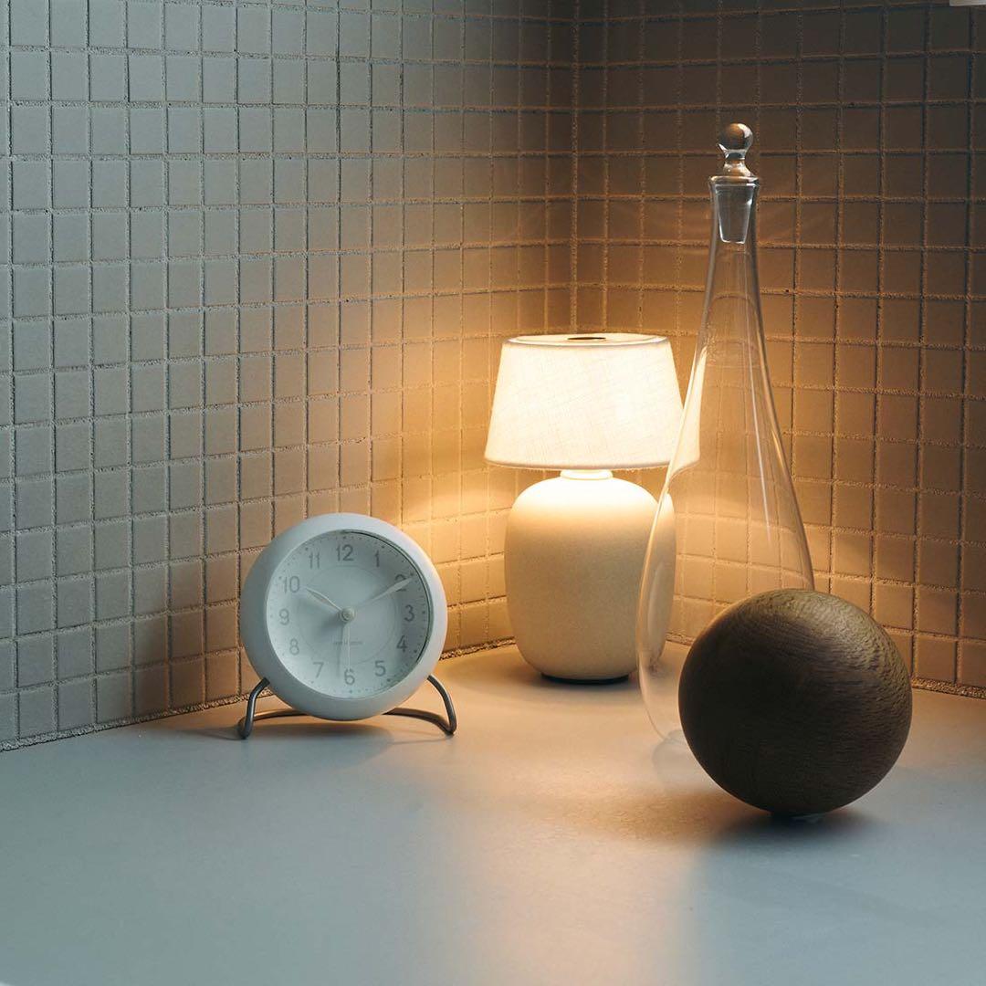 アルネヤコブセン　テーブルクロック　ステーションベルビュー　ホワイト　限定　北欧