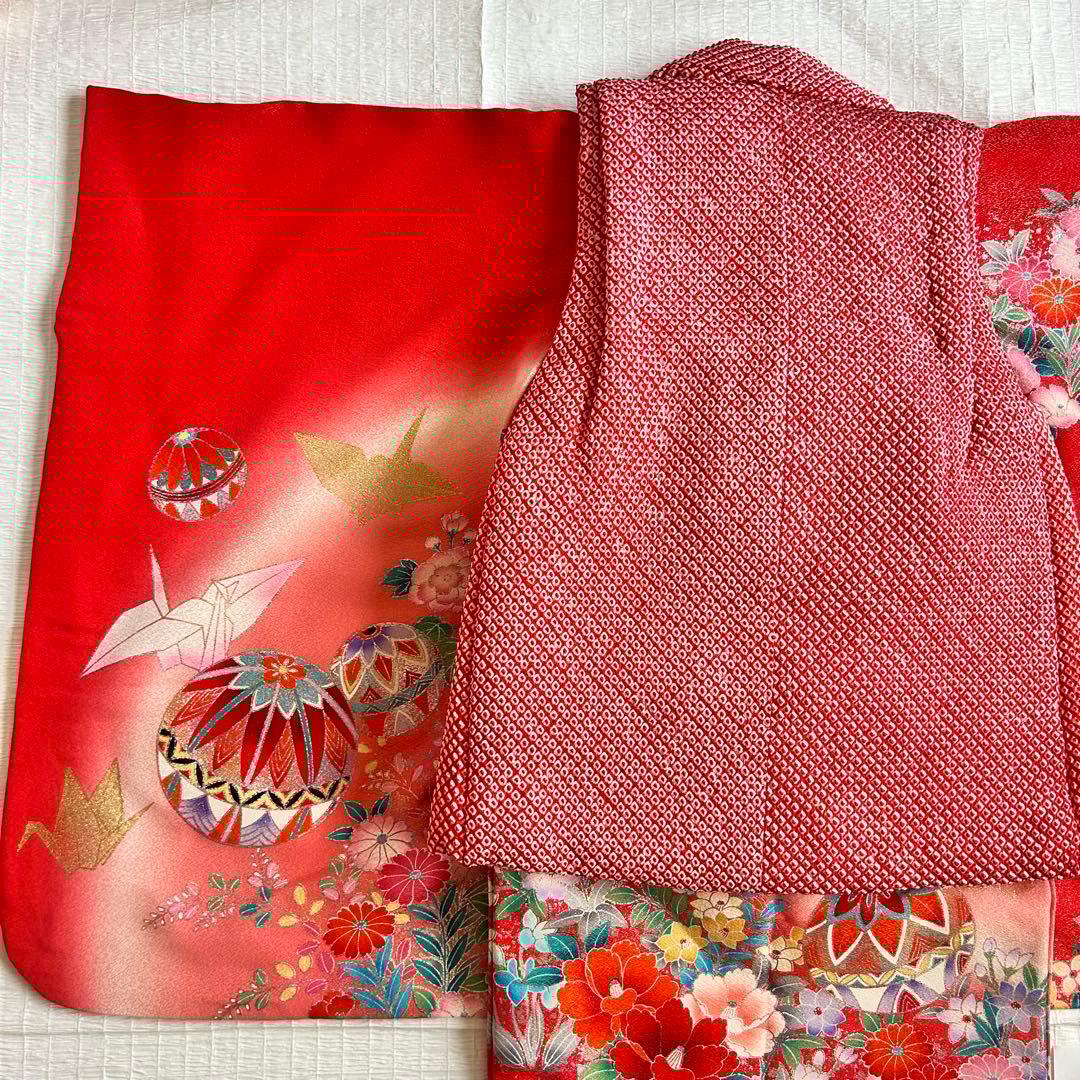 七五三 3歳 着物 753 正絹 被布 総絞り 三歳 赤 草履 金糸 花柄 毱