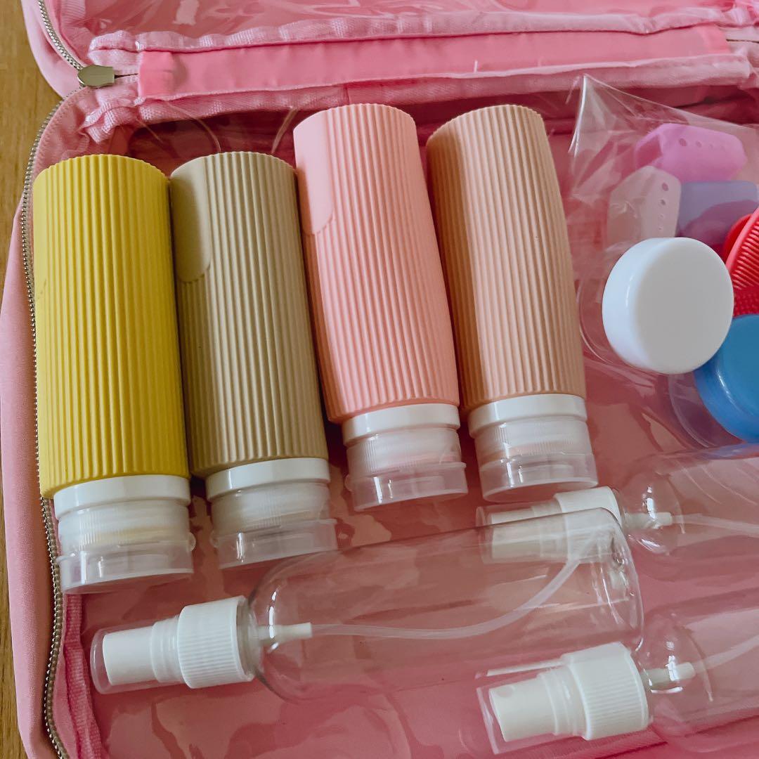 ハンギングトラベルトイレタリーバッグ 防水 トラベルボトル付き 吊り下げ式