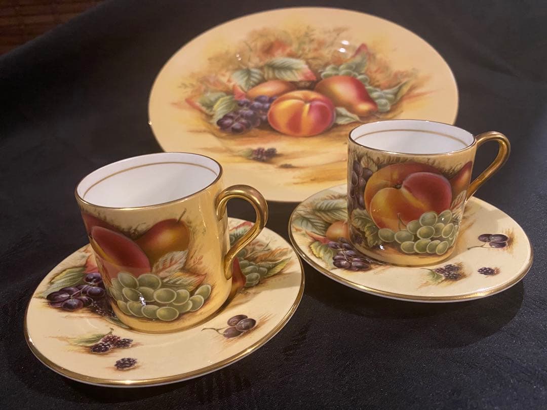 イングランド製　オーチャードゴールド　デミタスカップ＆ソーサー　27cmプレート