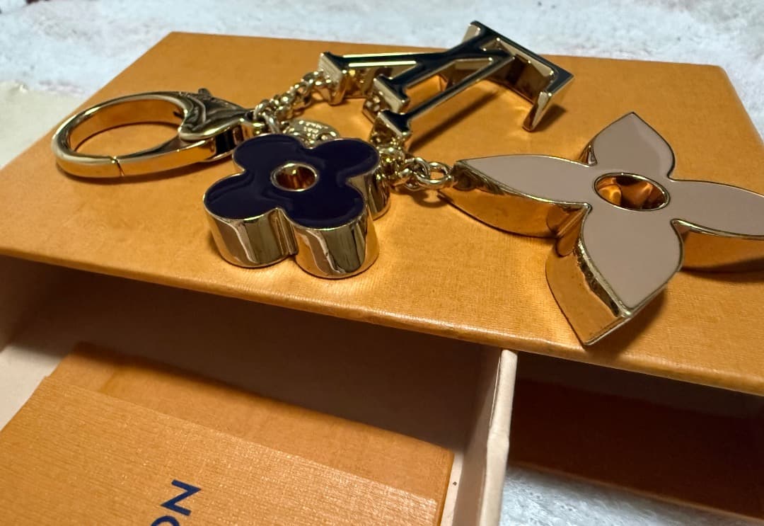 LOUIS VUITTON フルールドゥモノグラム M67119 キーホルダー