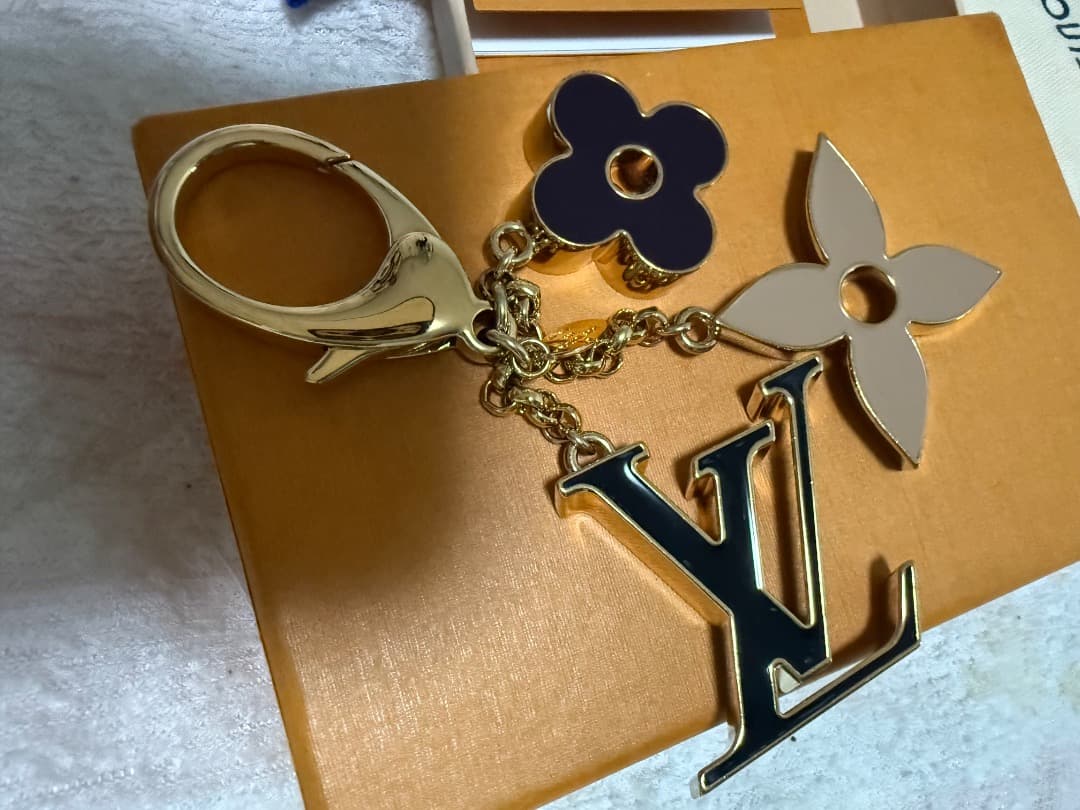 LOUIS VUITTON フルールドゥモノグラム M67119 キーホルダー