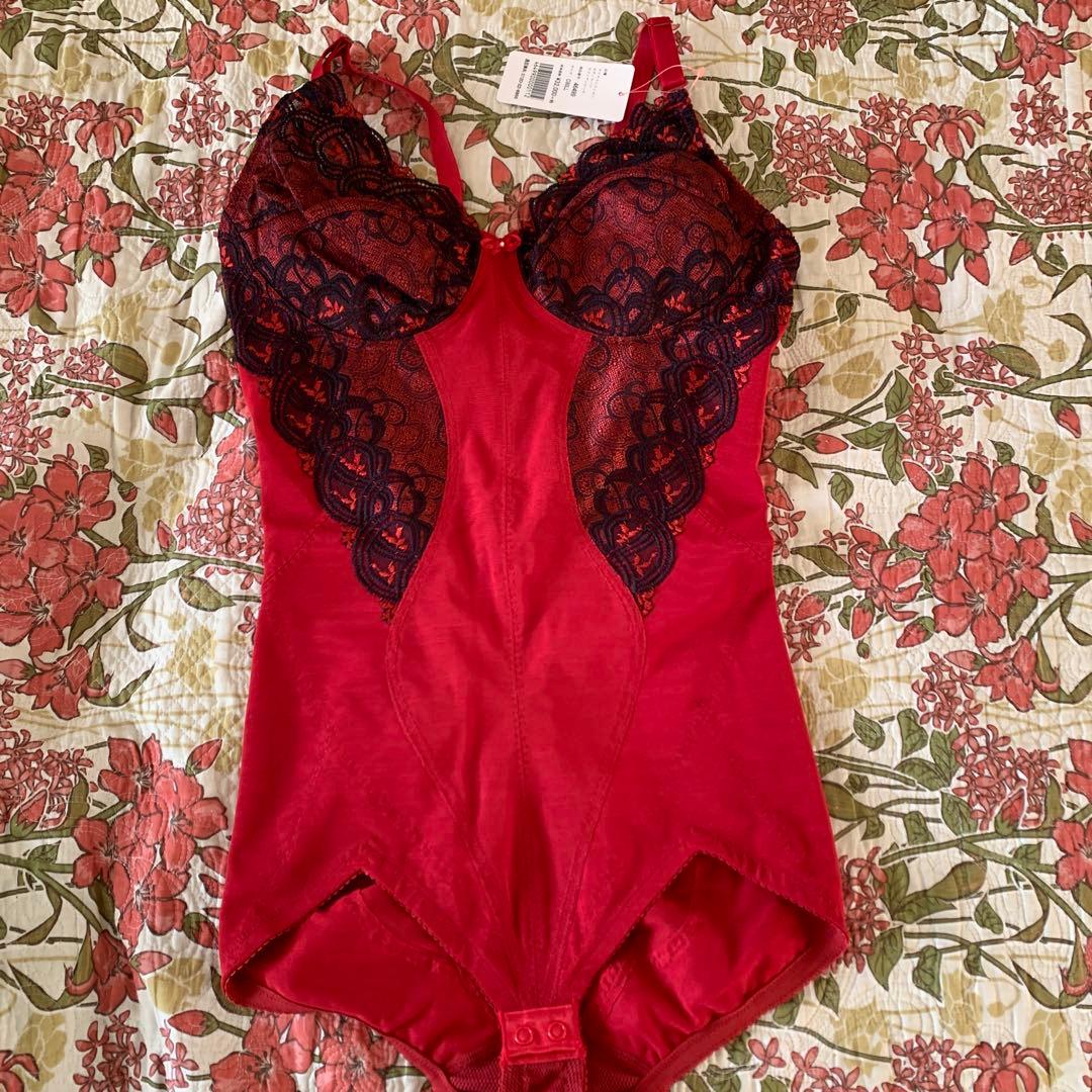 ダイアナ　レース装飾 赤 ボディスーツ