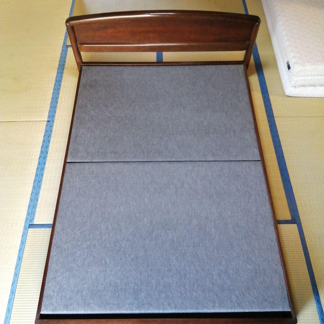 ダブルベッドフレーム　西川マットレス無し