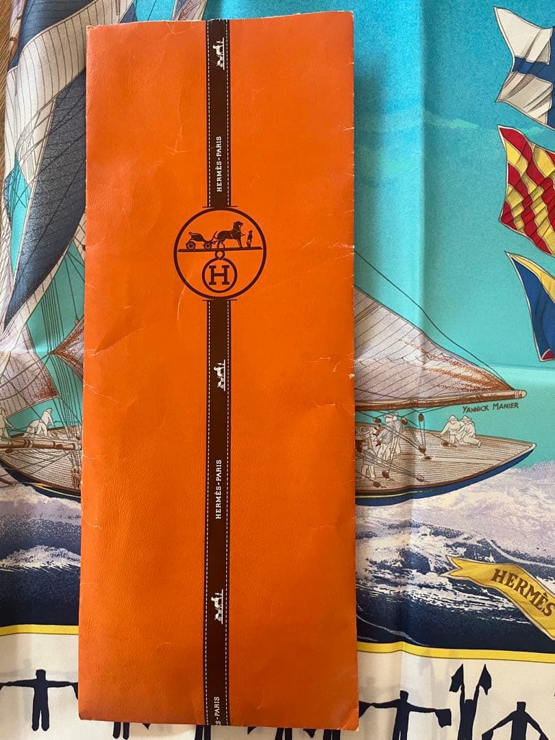 ■新品■未使用■ HERMES 【疾走】カレ90シルク100%