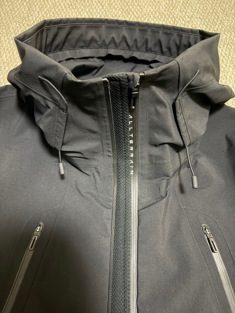 ハードシェルジャケット“ゴアテックス クレアス”