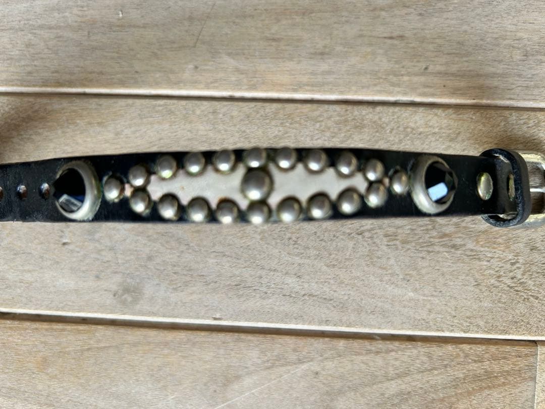 ウルフズヘッド　15mmスタッズリストバンド