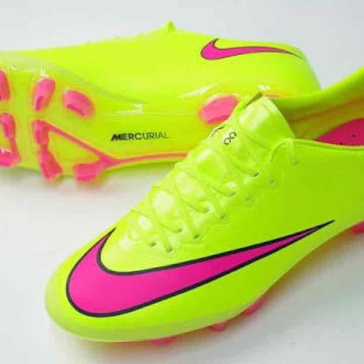 ナイキサッカースパイク