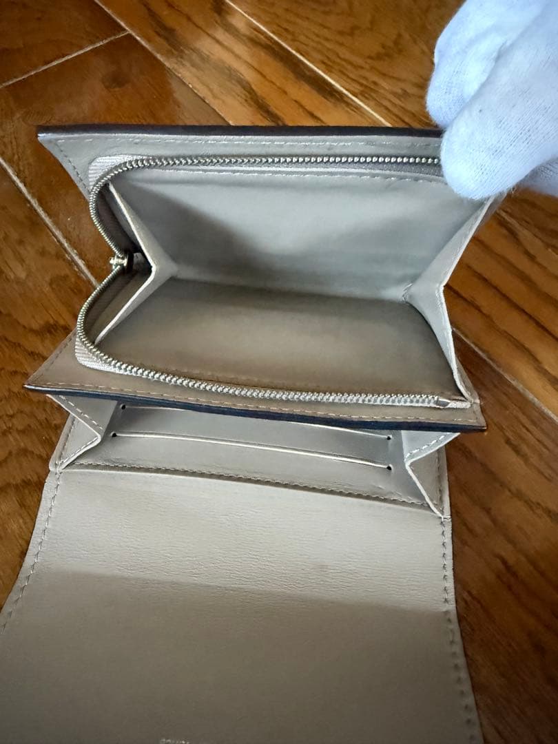 にこ美品ルイヴィトン　ポルトフォイユ　イリスコンパクトマヒナ　二つ折り財布