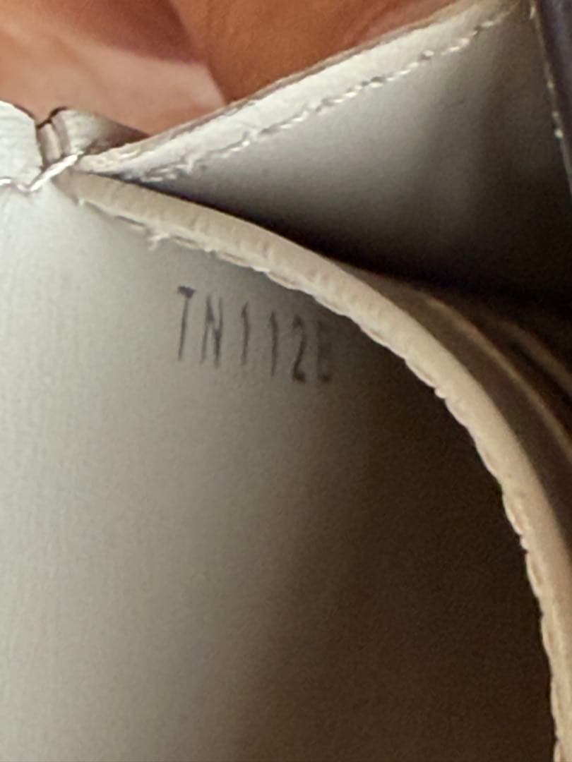 にこ美品ルイヴィトン　ポルトフォイユ　イリスコンパクトマヒナ　二つ折り財布