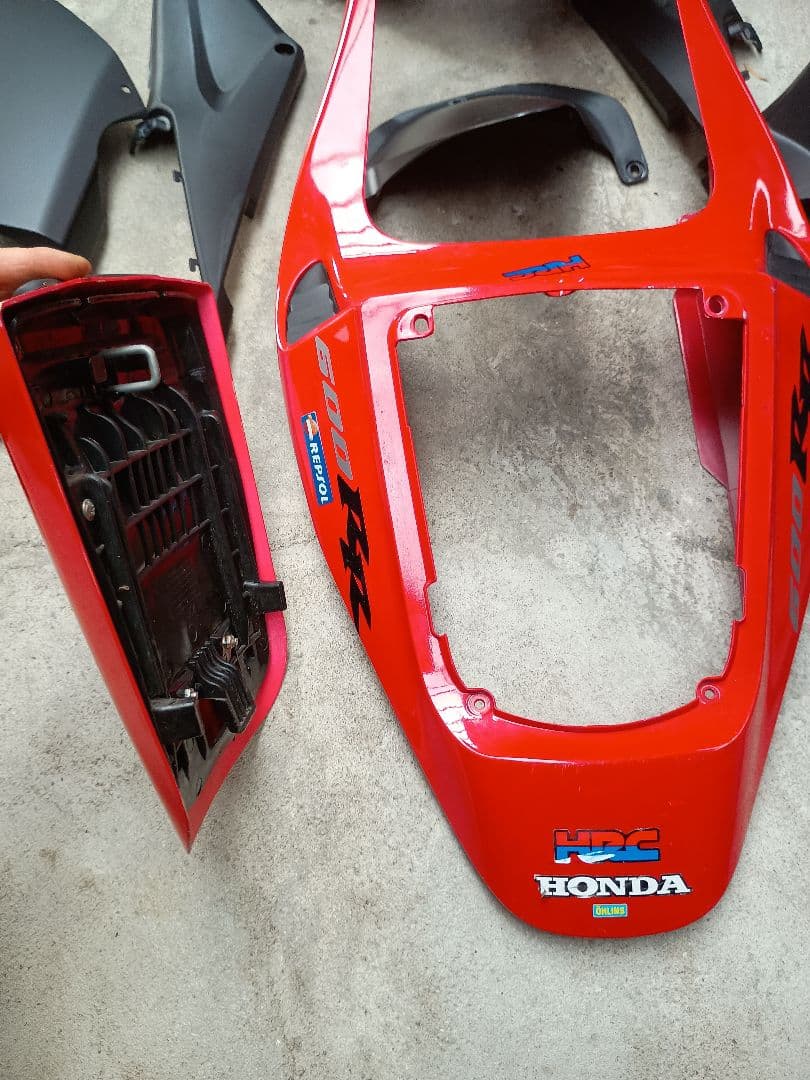 CBR600RR PC37後期　カウルセット 転倒傷あり　自家修復済