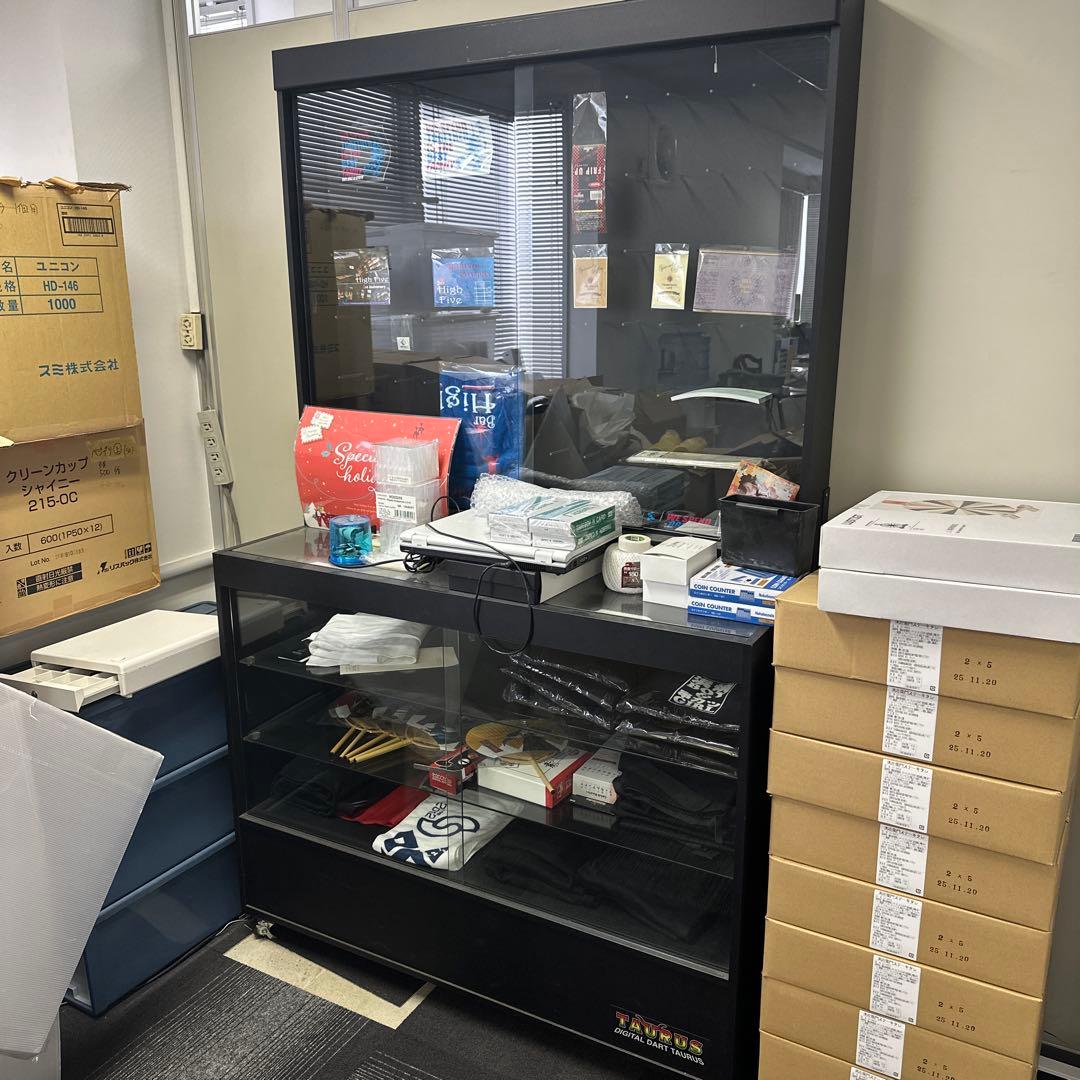 大型黒ガラスショーケース