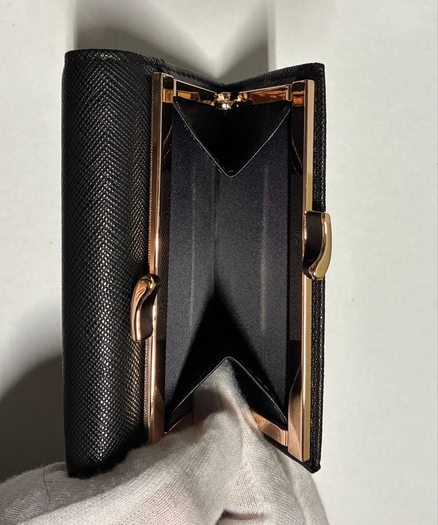 【新品】Vivienne Westwood 折財布 黒 シンプル がま口 定番