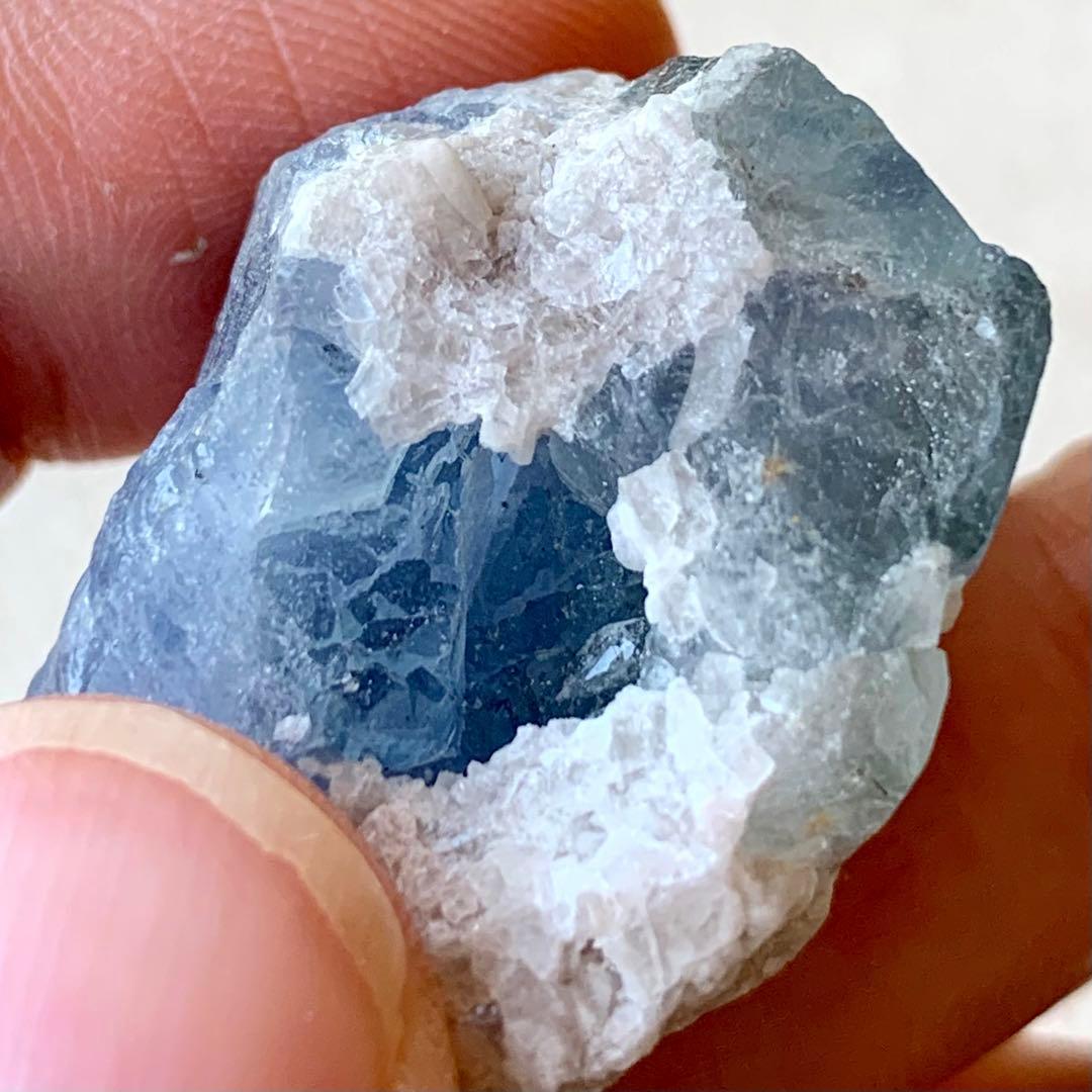 バイカラーベリル原石15/青紫み多め穴あき