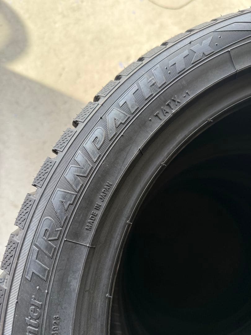 未使用　TOYO TX 215/50R18 4本　送料込