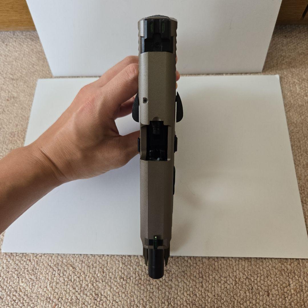 Smith & Wesson M&P9 Custom 、スペアマガジンセット