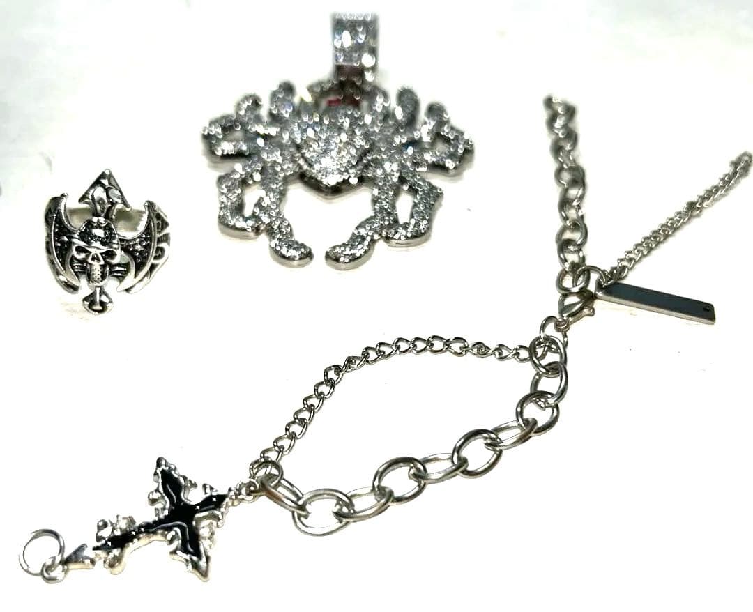 【ユニーク】シルバー製クモペンダントとリングセット