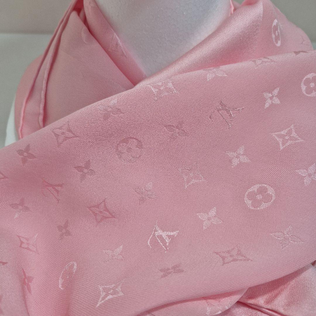 Louis Vuitton ピンク スカーフ