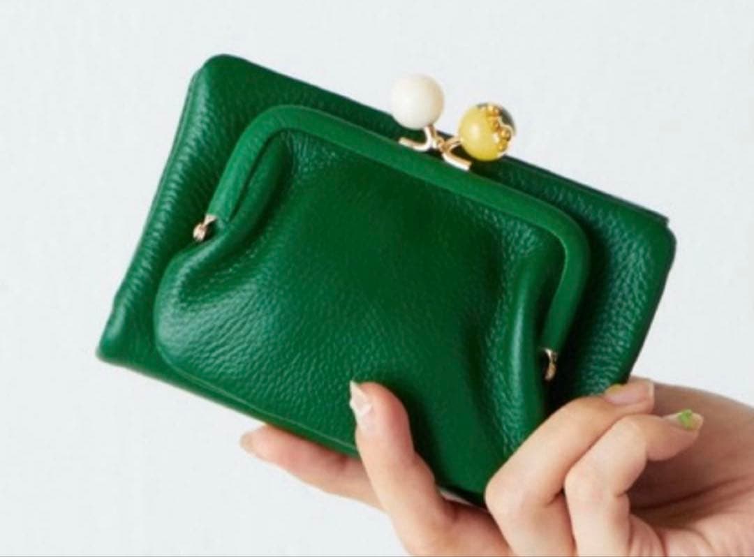 未使用ear PAPILLONNER イアパピヨネ がま口折り財布