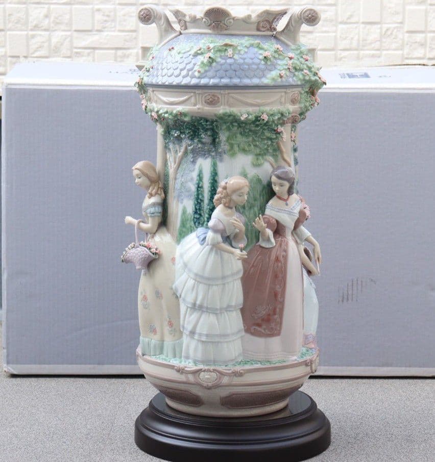 リヤドロ 　淑女の庭　500体限定　陶器人形　置物　フィギュリン　No1900