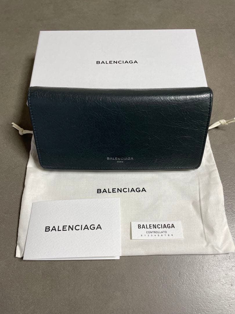 バレンシアガ　長財布