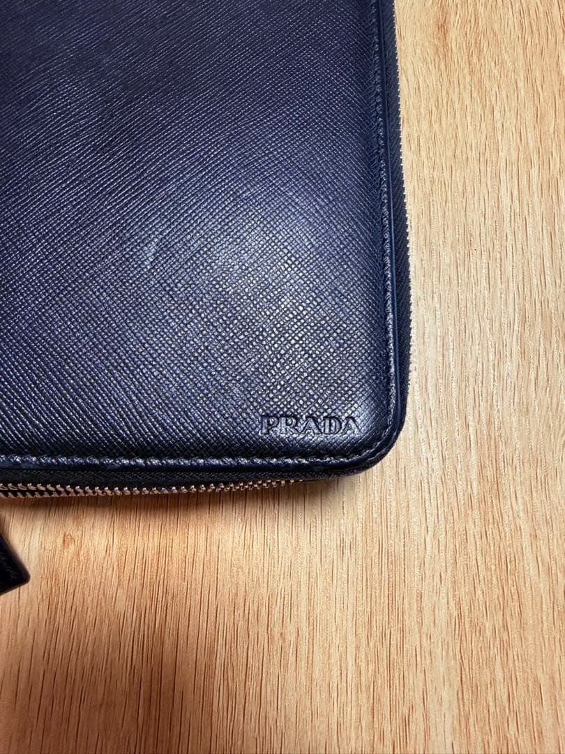 PRADA（プラダ）サフィアーノ レザー ラウンドファスナー 長財布