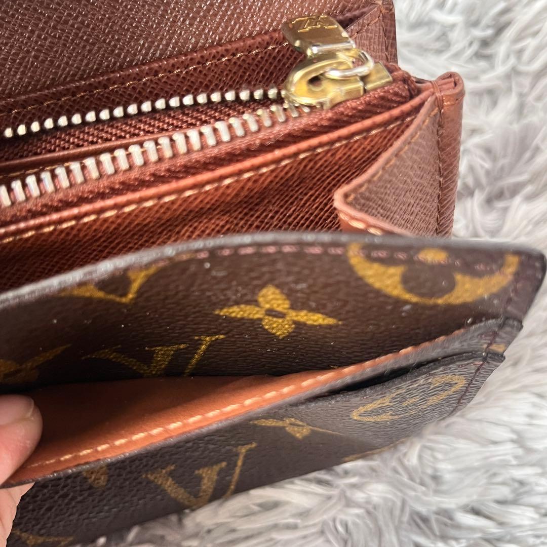 ルイヴィトン　ポルトフォイユサラ　モノグラムキャンバス　長財布