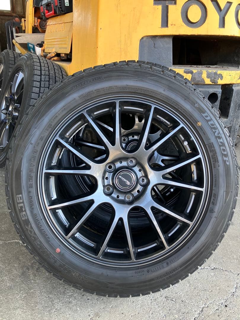 DUNLOP スノータイヤ 225/55 R18