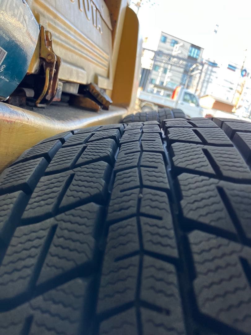 DUNLOP スノータイヤ 225/55 R18